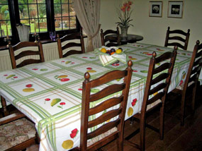 Very large Green Jacquard tablecloth with fruits designs