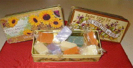 Guest soaps bonbon style in a box
