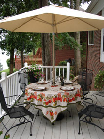 umbrella friendly round tablecloth