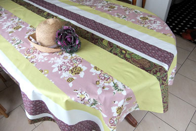 Rita green tablecloth